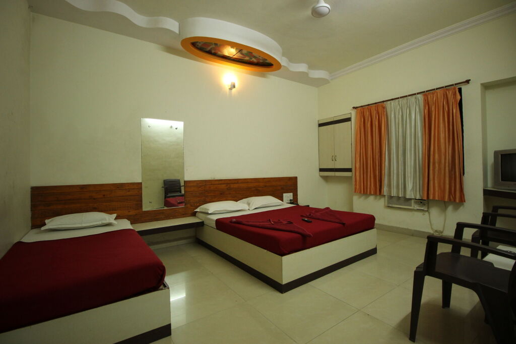Hotel Yog Palace — фото 1