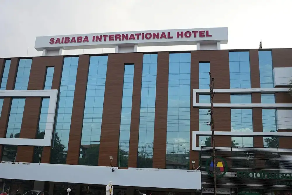 Ширди: Saibaba International Hotel
