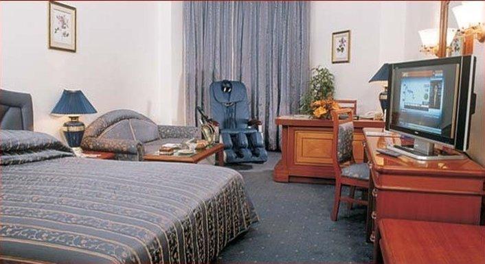 Бангалор: The Capitol Hotel