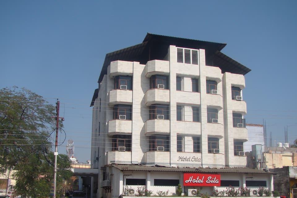Крепость Jhansi: Hotel Sita