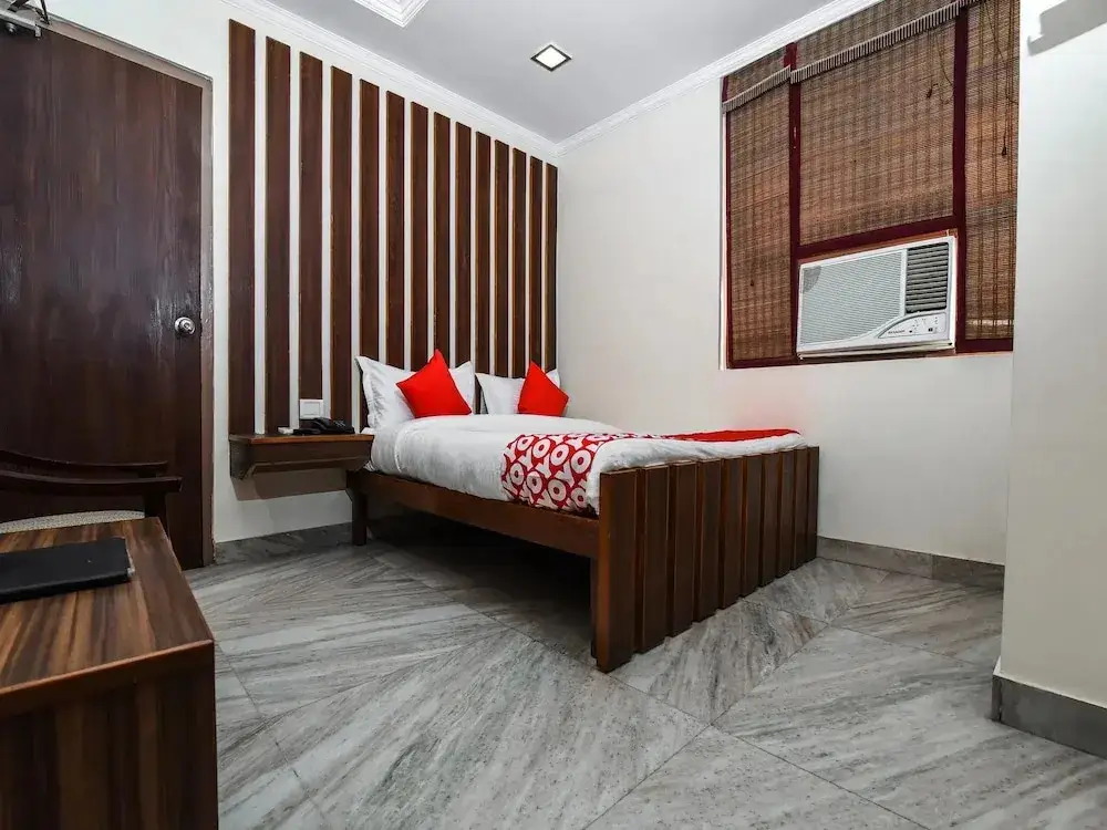 Нью-Дели: OYO Flagship 14620 Kabila Karol Bagh