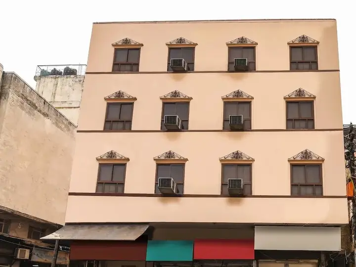 Нью-Дели: OYO Flagship 14620 Kabila Karol Bagh