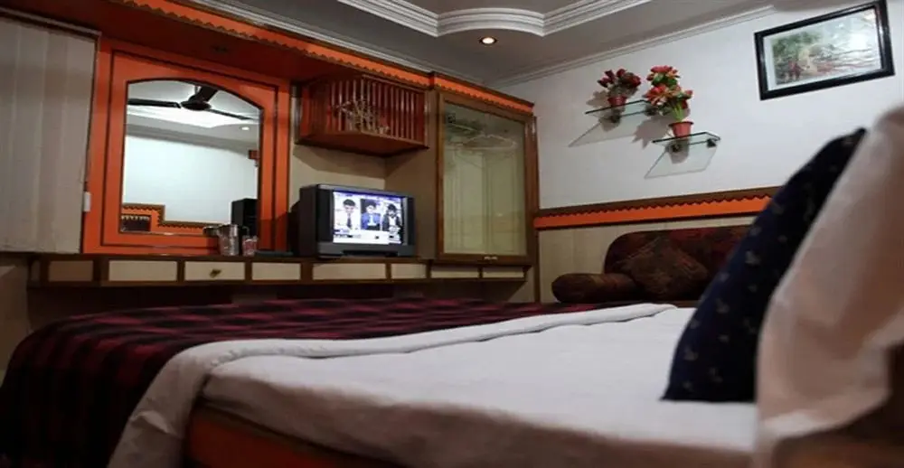 Фатехпур-Сикри: Rahi Gulistan Tourist Complex