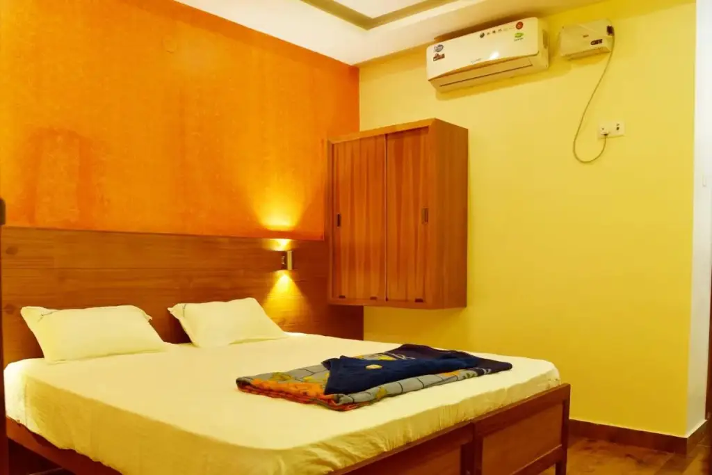 Eraniel: Hotel Parvathi International
