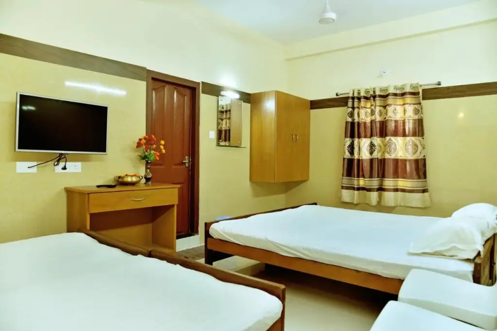 Eraniel: Hotel Parvathi International
