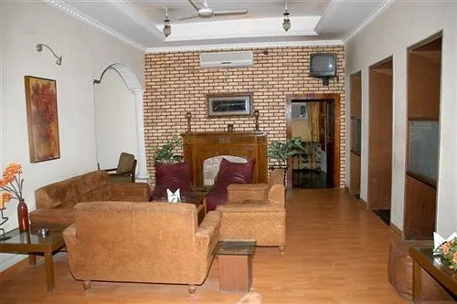 Джайпур: Emerald Garden Club Ltd.
