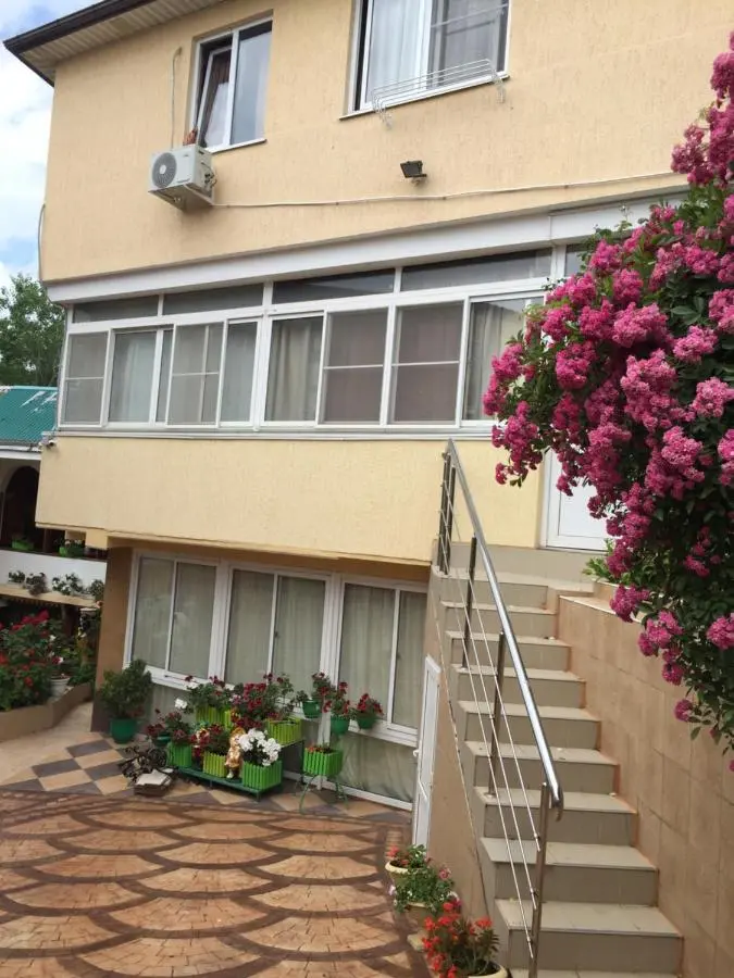 Адлер: Guest House Luiza