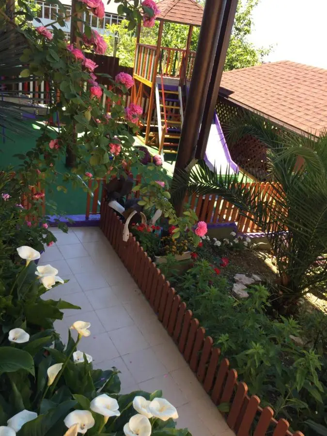 Адлер: Guest House Luiza