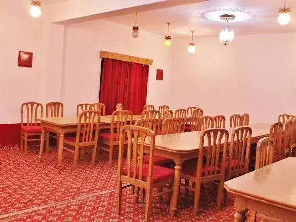 Каргил: Hotel Greenland