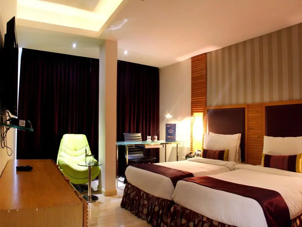 Секундерабад: OYO Premium Karkhana Secunderabad