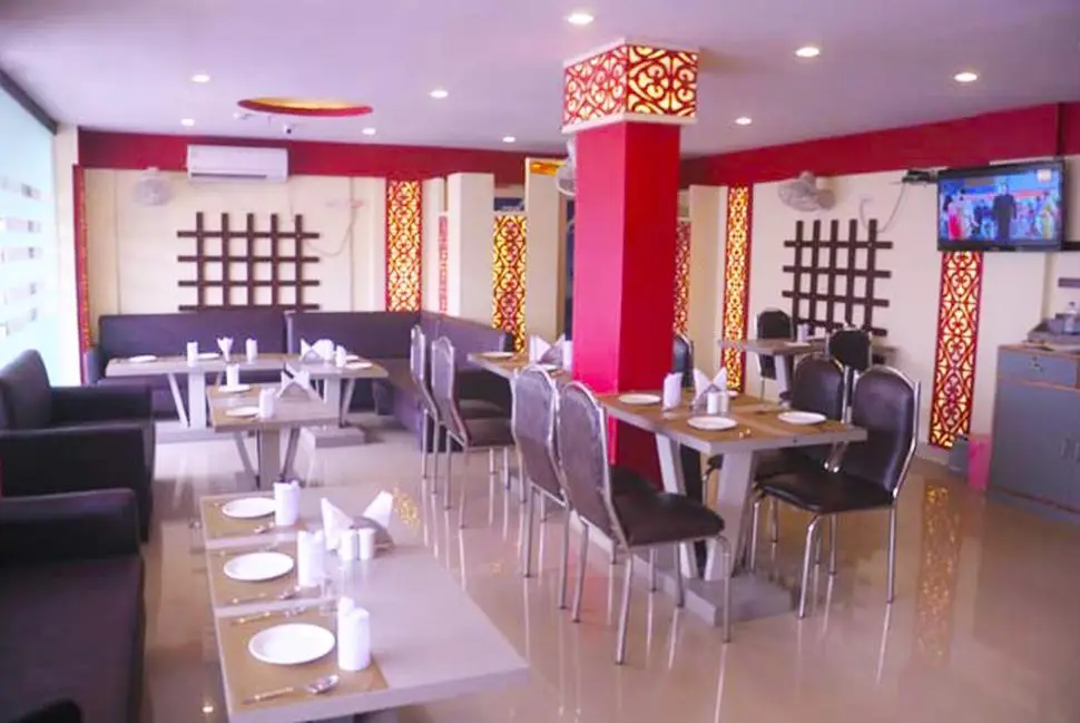 Колката: Golden Heaven Hotel & Restaurant