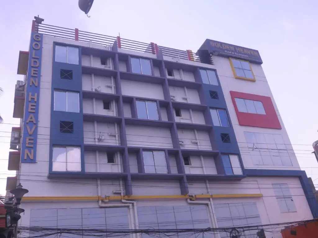Колката: Golden Heaven Hotel & Restaurant