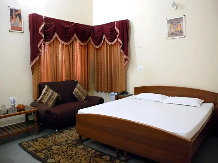 Алвар: Hotel Hill View