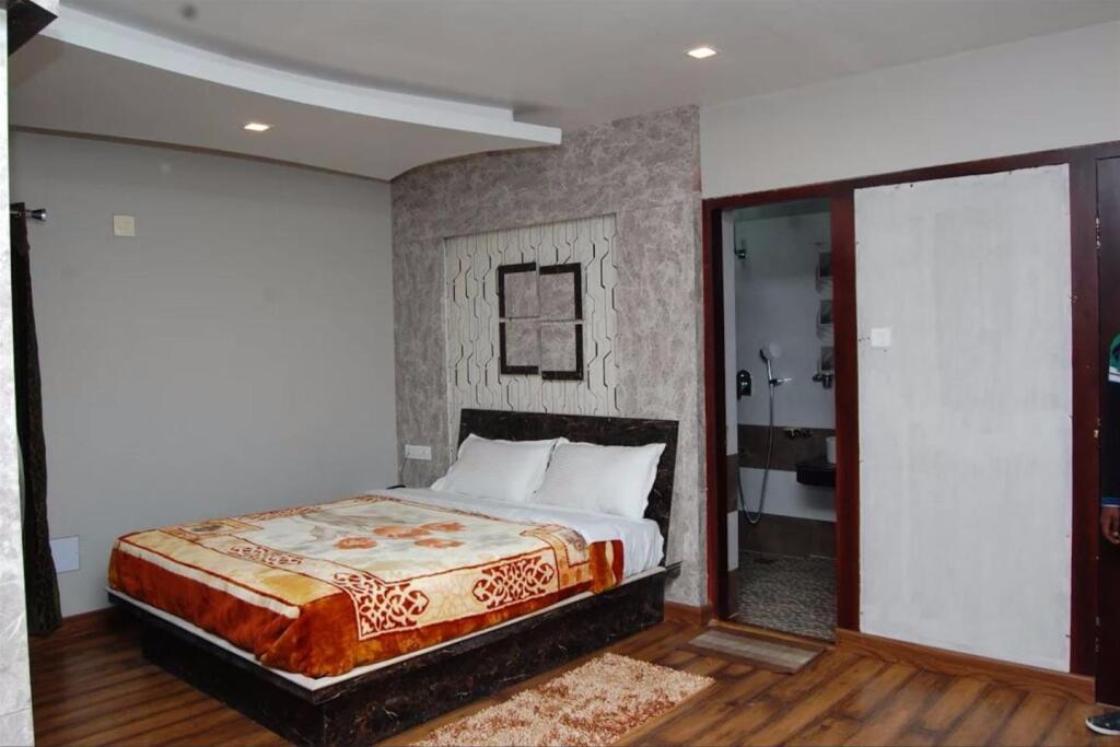 Ути: Hotel Sarkar Palace