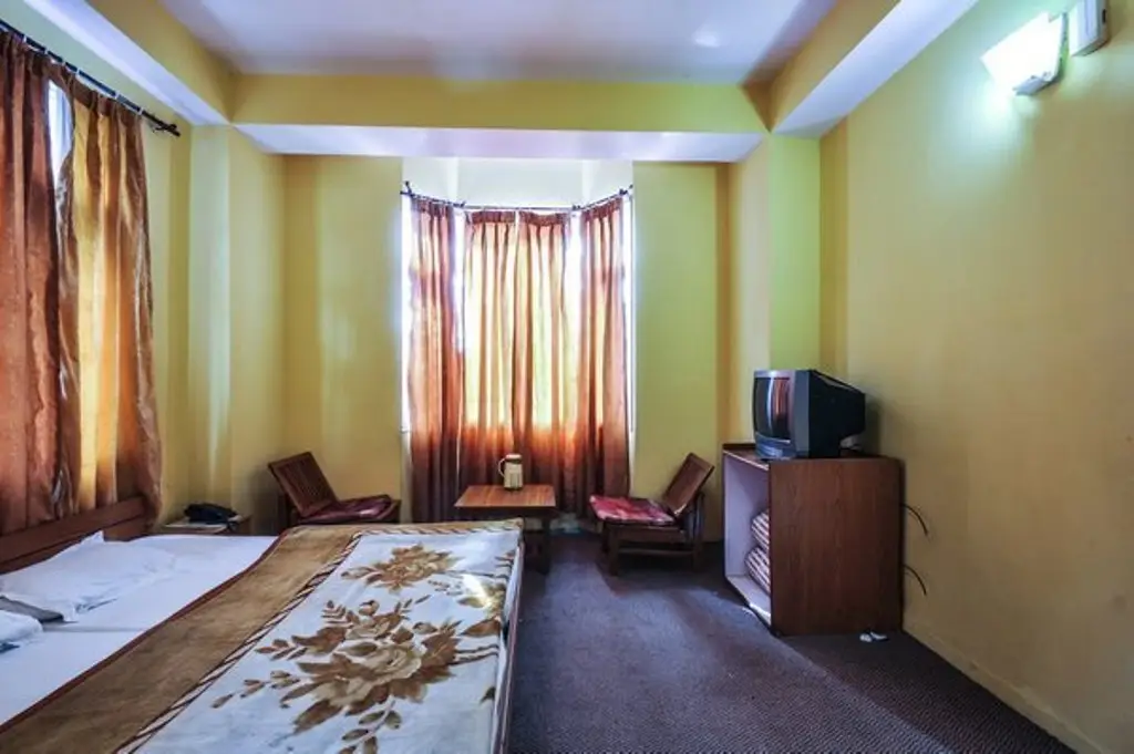 Шимла: Hotel Woodrina