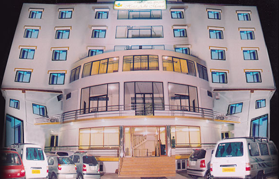 Hotel Adhi Manor — фото 1
