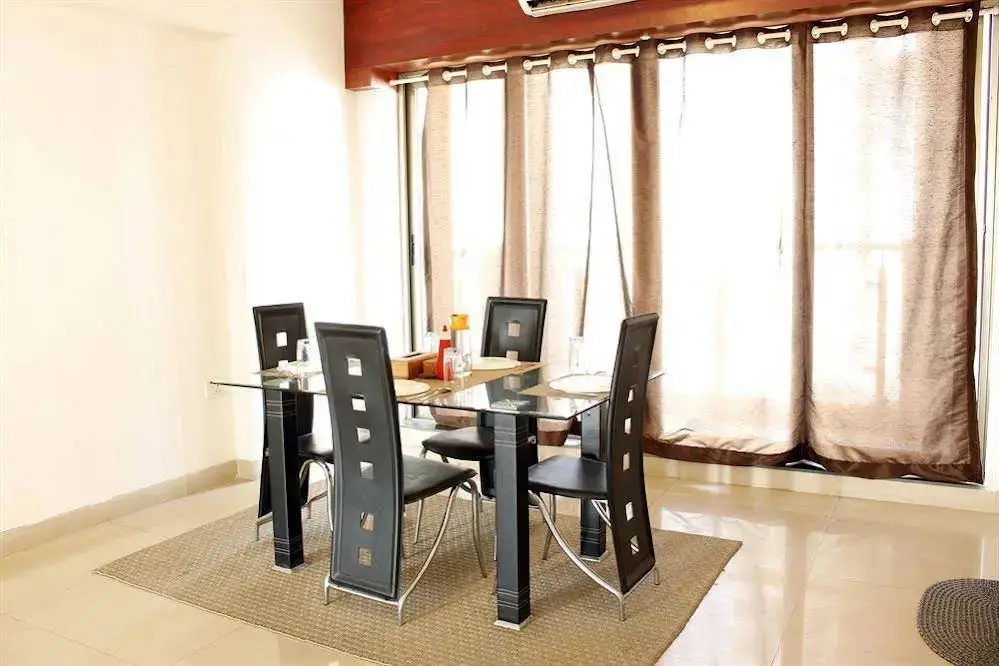 Нави-Мумбай: Laurent & Benon Premium Serviced Apartment Ghansoli West