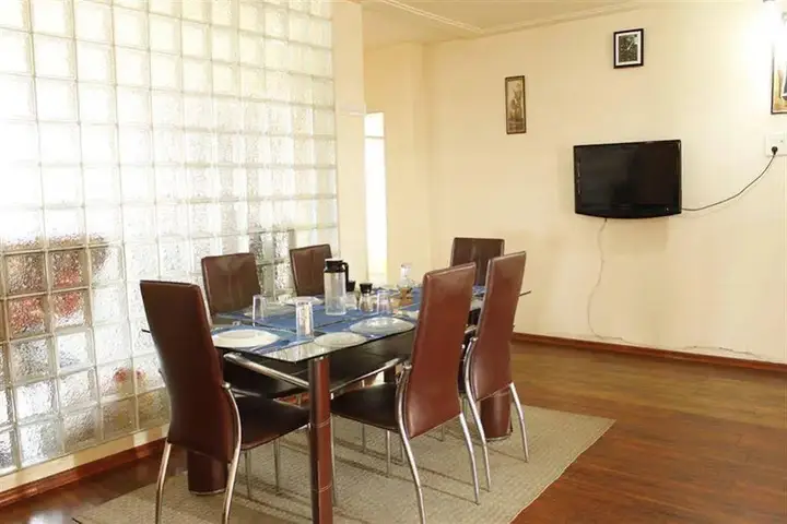 Нави-Мумбай: Laurent & Benon Premium Serviced Apartment Ghansoli West