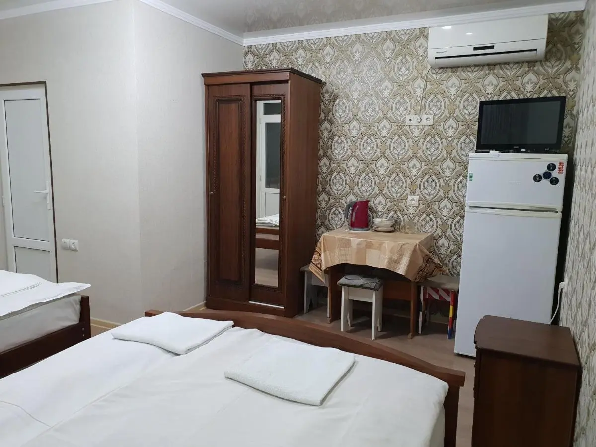 Красная Поляна: Guest House Victoria