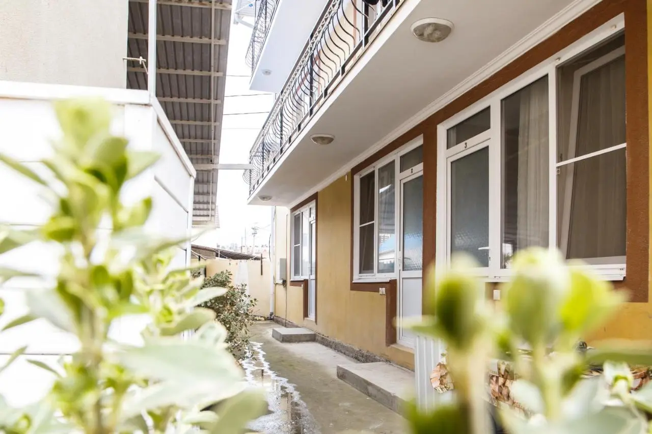 Красная Поляна: Guest House Victoria