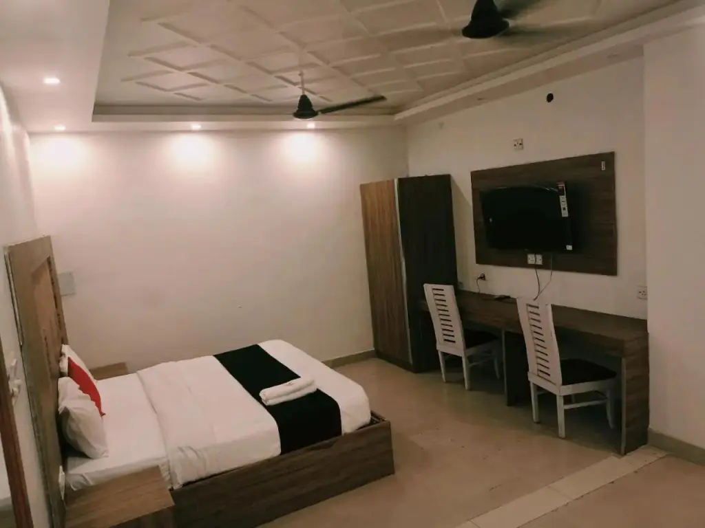 Дехрадун: Hotel Queens Pearl Inn