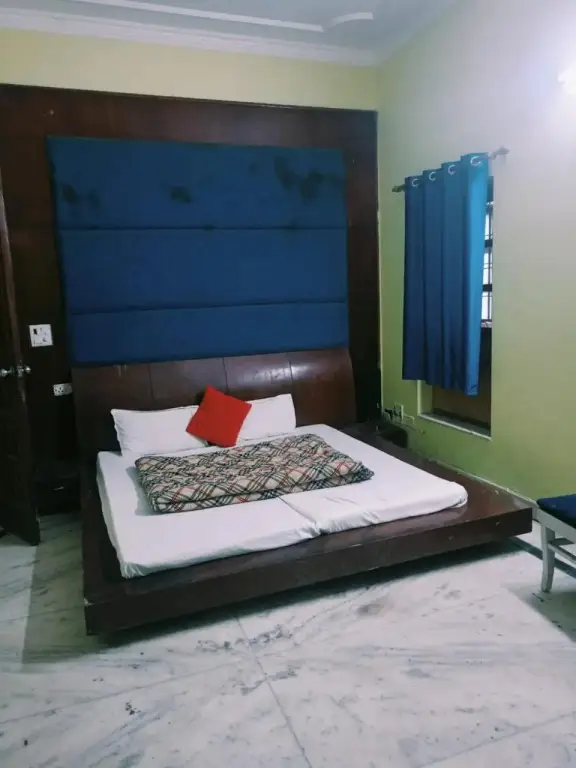 Дехрадун: Hotel Queens Pearl Inn