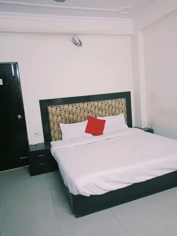 Дехрадун: Hotel Queens Pearl Inn
