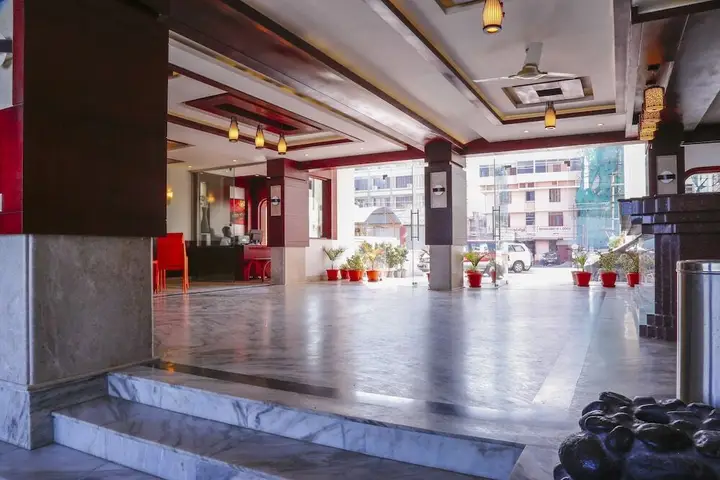 Eraniel: Hotel Maadhini