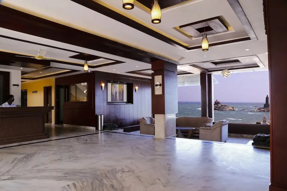 Eraniel: Hotel Maadhini