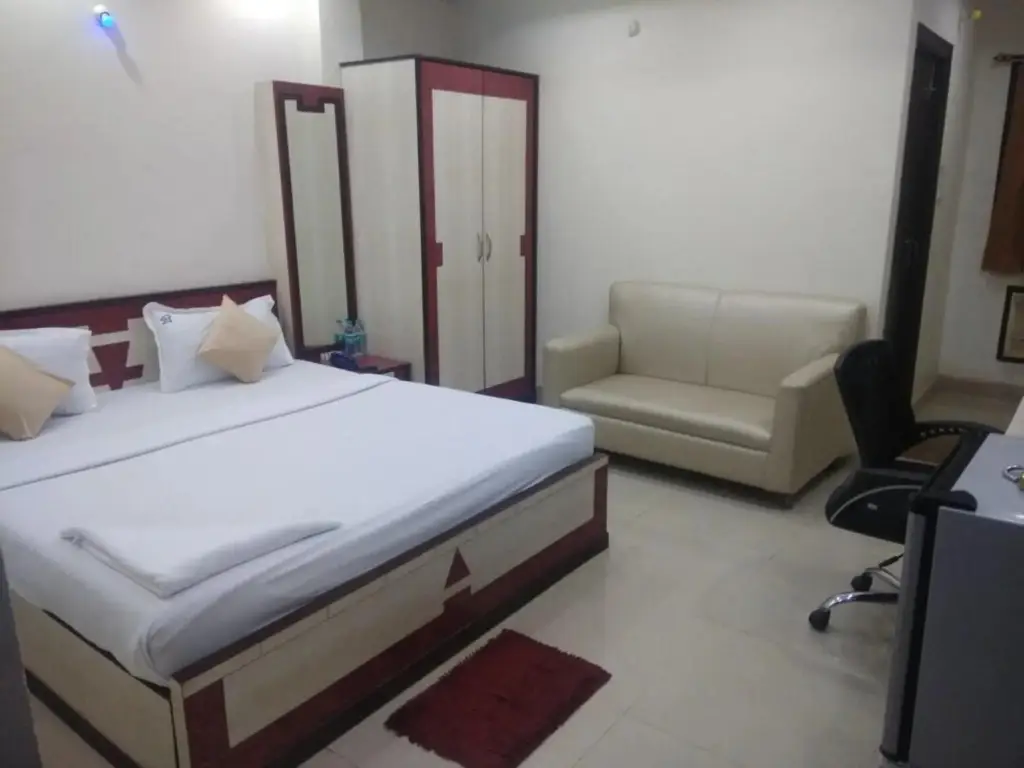 Hotel Saptaparna — фото 1