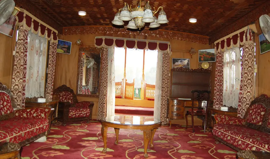 Шринагар: Aristotle Houseboat