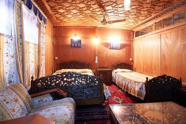 Шринагар: Aristotle Houseboat