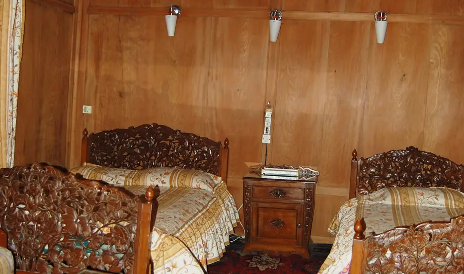 Aristotle Houseboat — фото 1