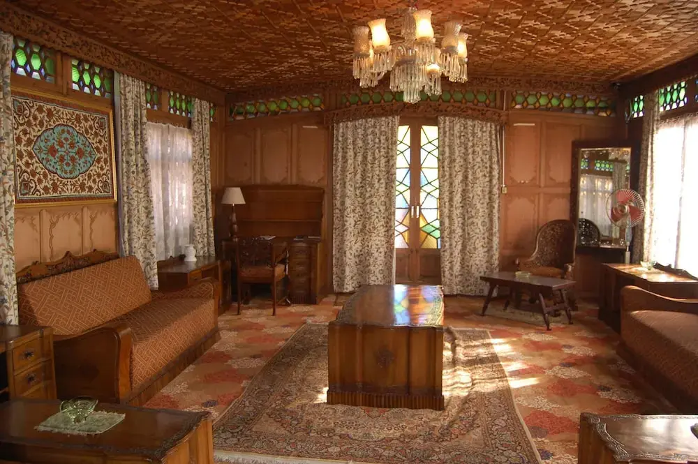 Шринагар: New Alexandra Houseboats