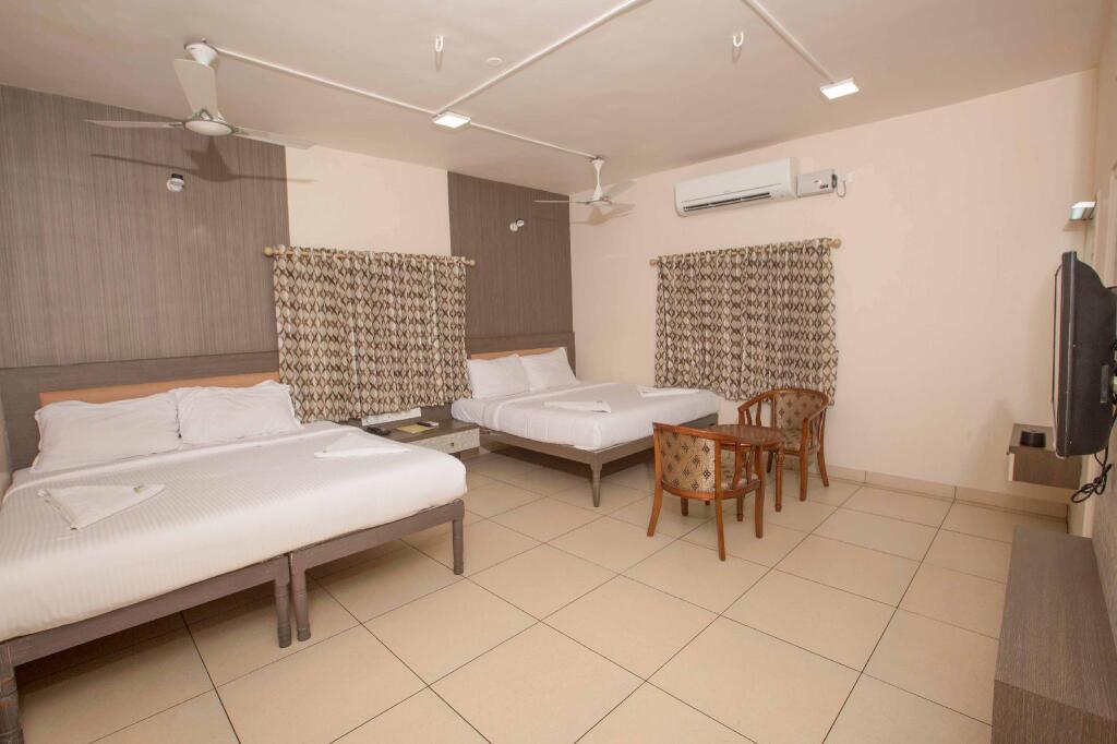 Hotel Sownthariyam — фото 1
