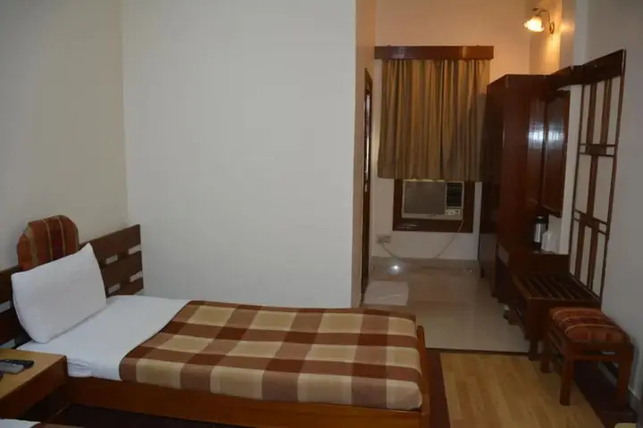Дибругарх: Hotel Natraj