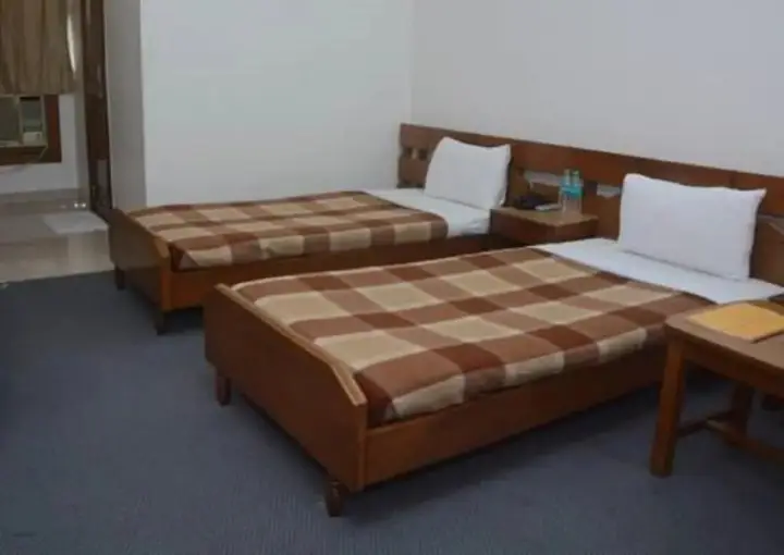 Дибругарх: Hotel Natraj