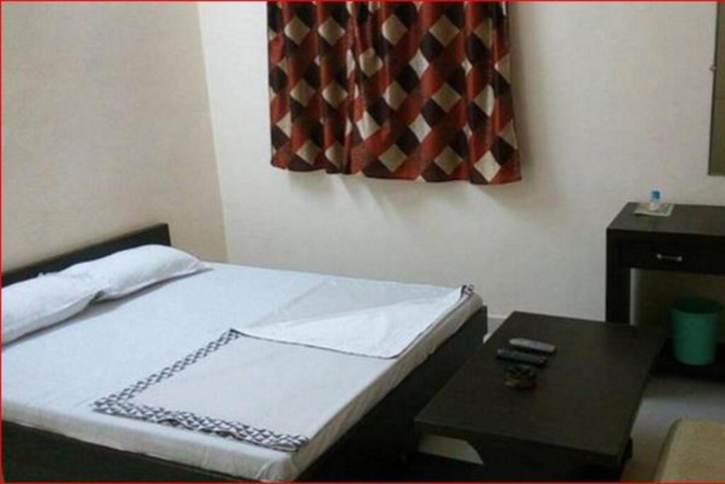 Бхопал: Hotel O Jagdamba Hotel