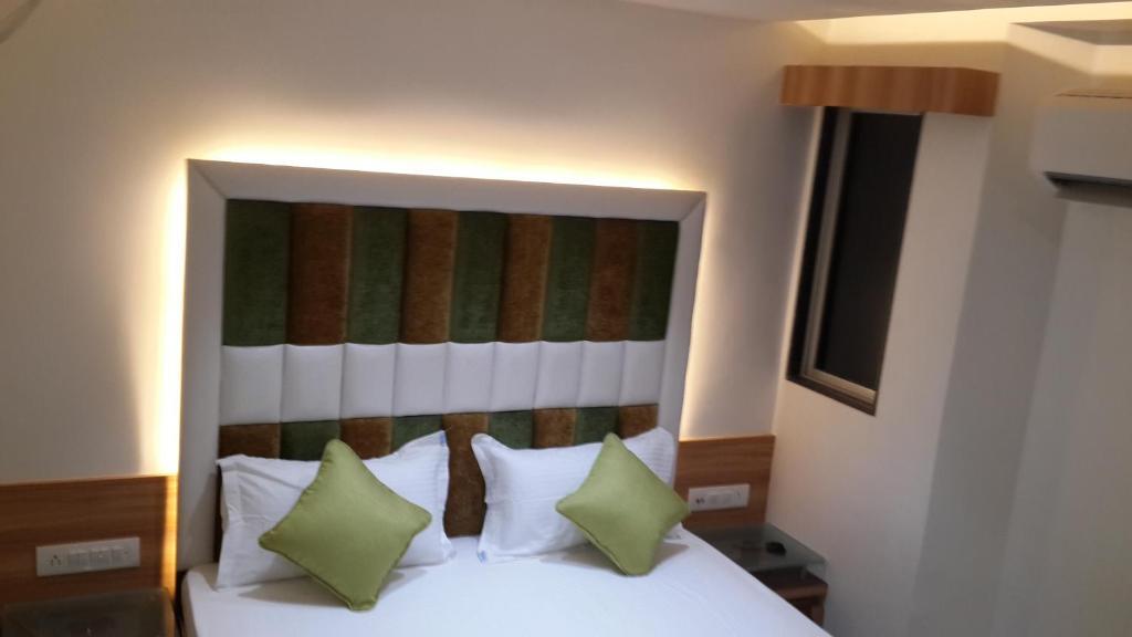Hotel Zenith Surat — фото 1
