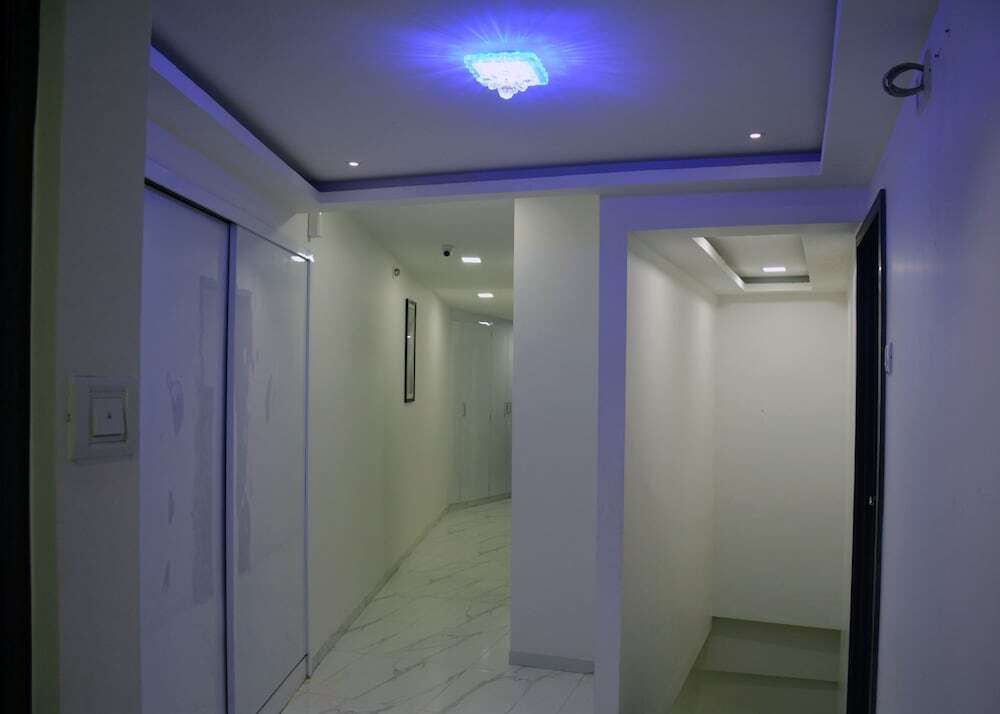 Мумбаи: OYO Hotel Blue Sea Near Chhatrapati Shivaji International Airport