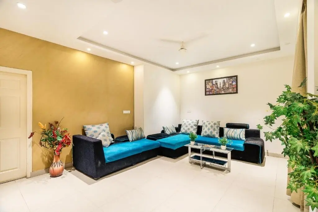 Smile Hotels by OYO Rooms — фото 1