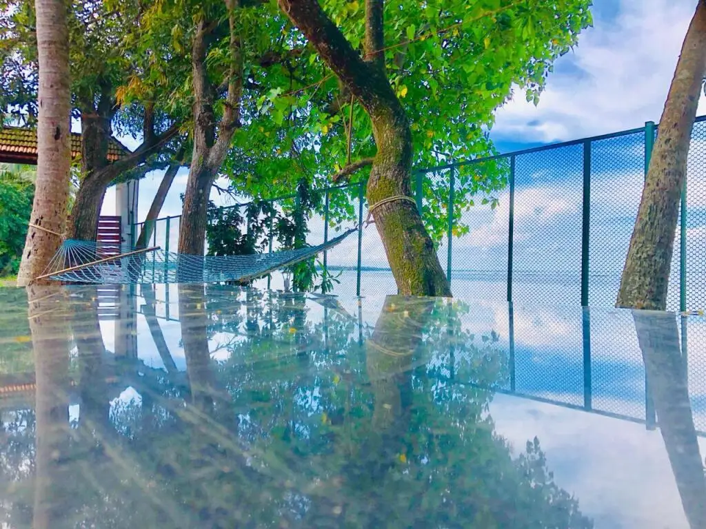 Кумараком: Saro Lake County Hotel