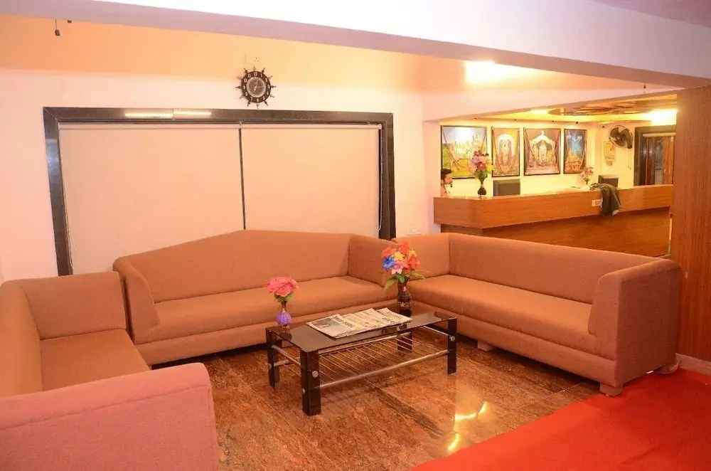Hotel Surbhi — фото 1