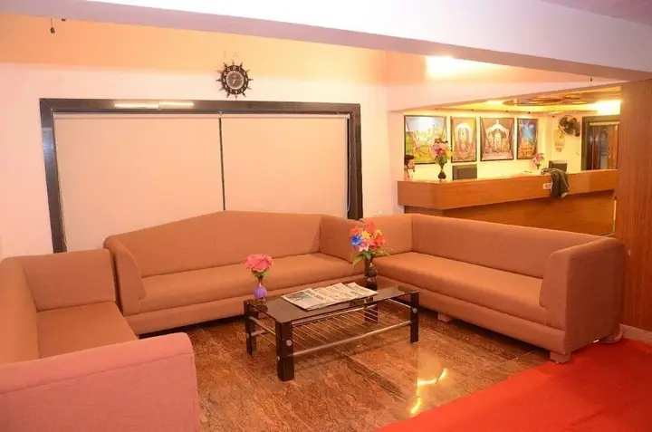 Сомнатх: Hotel Surbhi