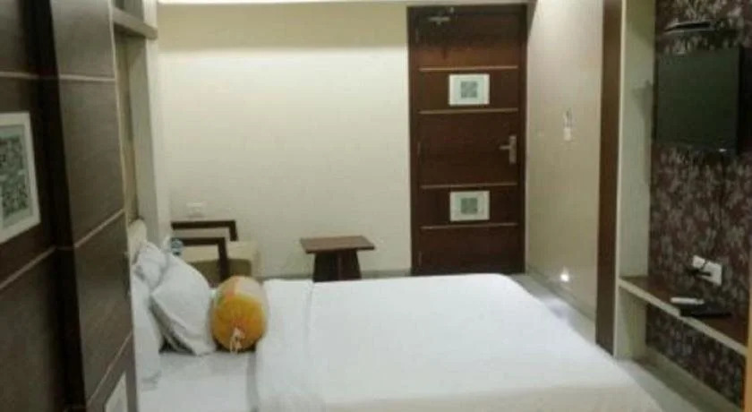 Ахмедабад: Hotel Kalinga Lake View