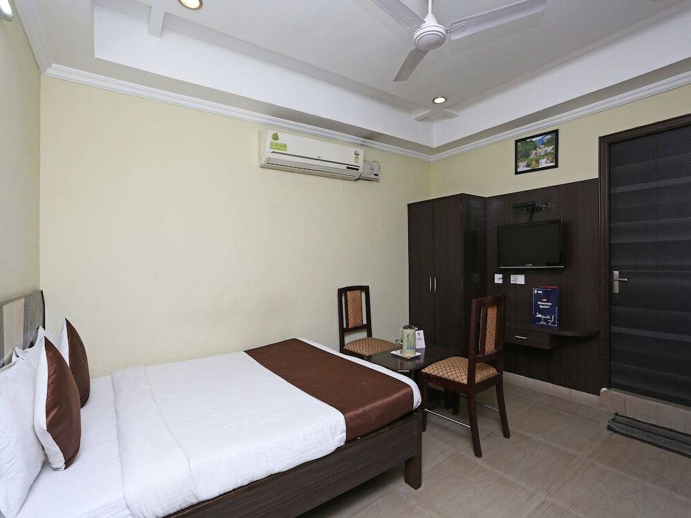 Хидерабад: OYO 1108 Hotel Saraswathi Residency