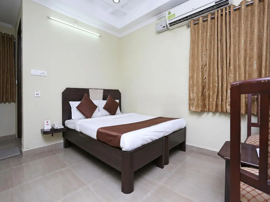 Хидерабад: OYO 1108 Hotel Saraswathi Residency