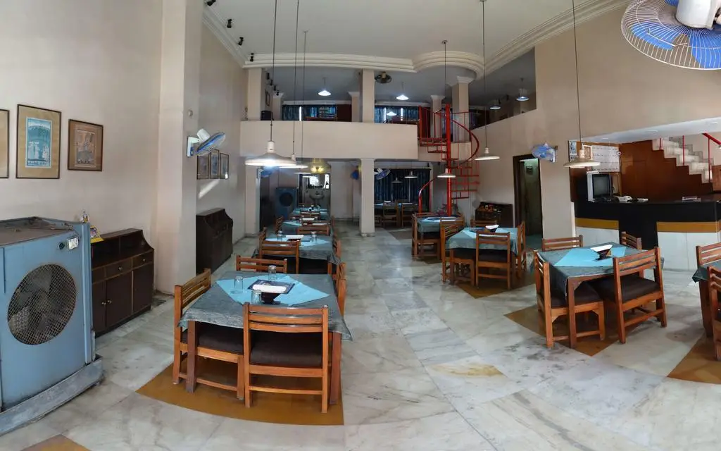 Бхопал: Gaurav Hotel