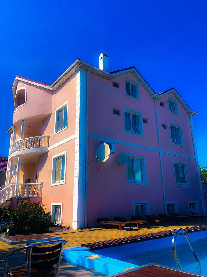 Витязево: Lyubava Guest House