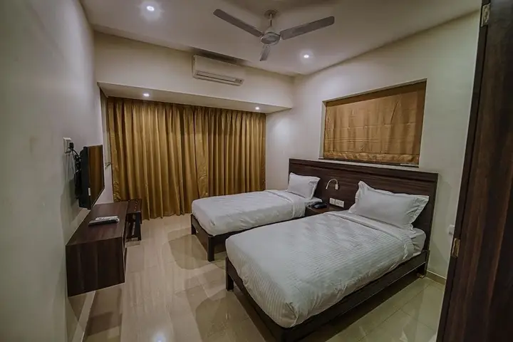 Панаджи: SinQ Suites